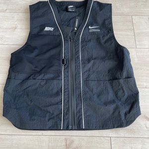 Nike DNA woven vest